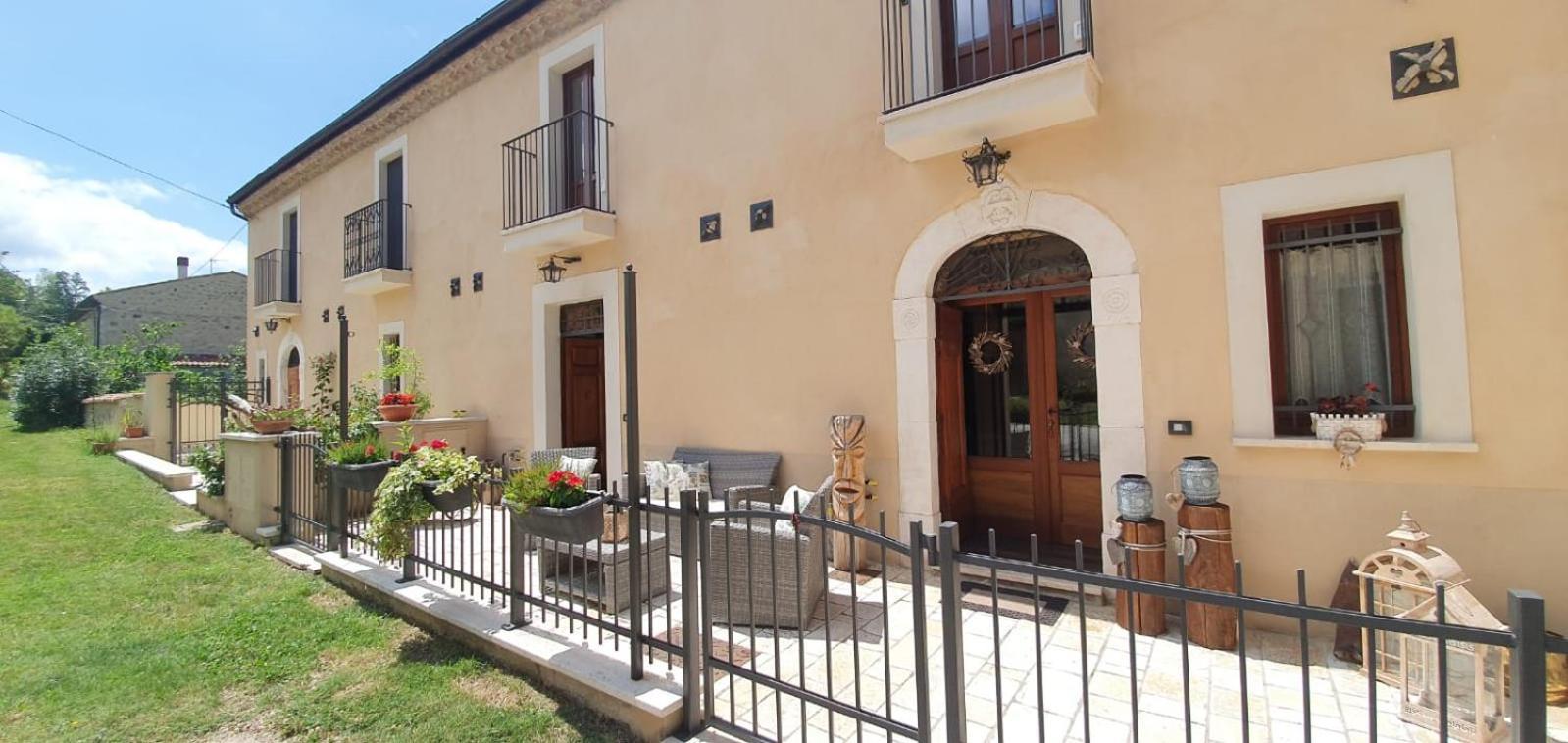Dimora Dei Baldi - Rooms & Relax Fagnano Alto ภายนอก รูปภาพ